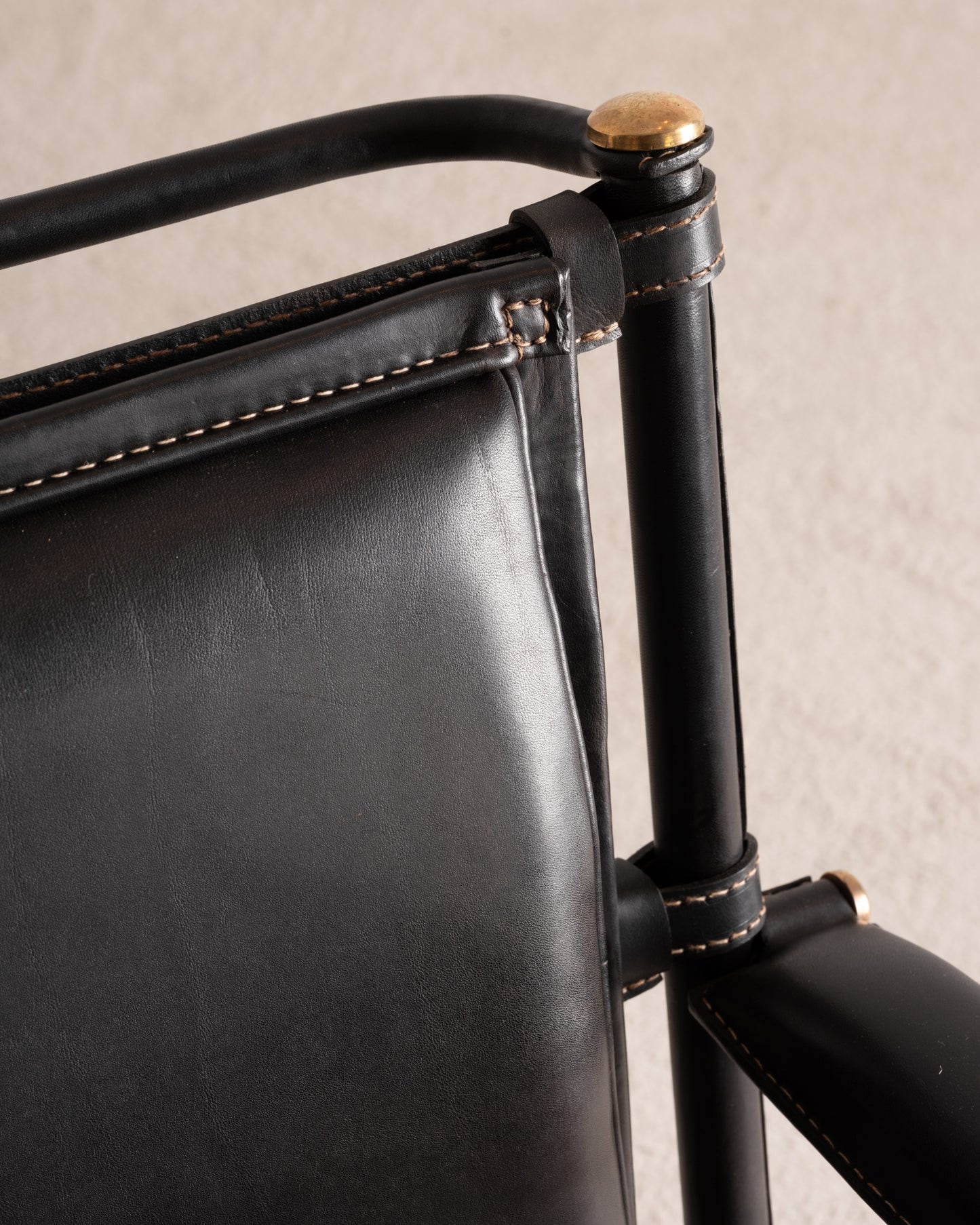 Jacques Adnet - Paire de fauteuils bas - VENDU