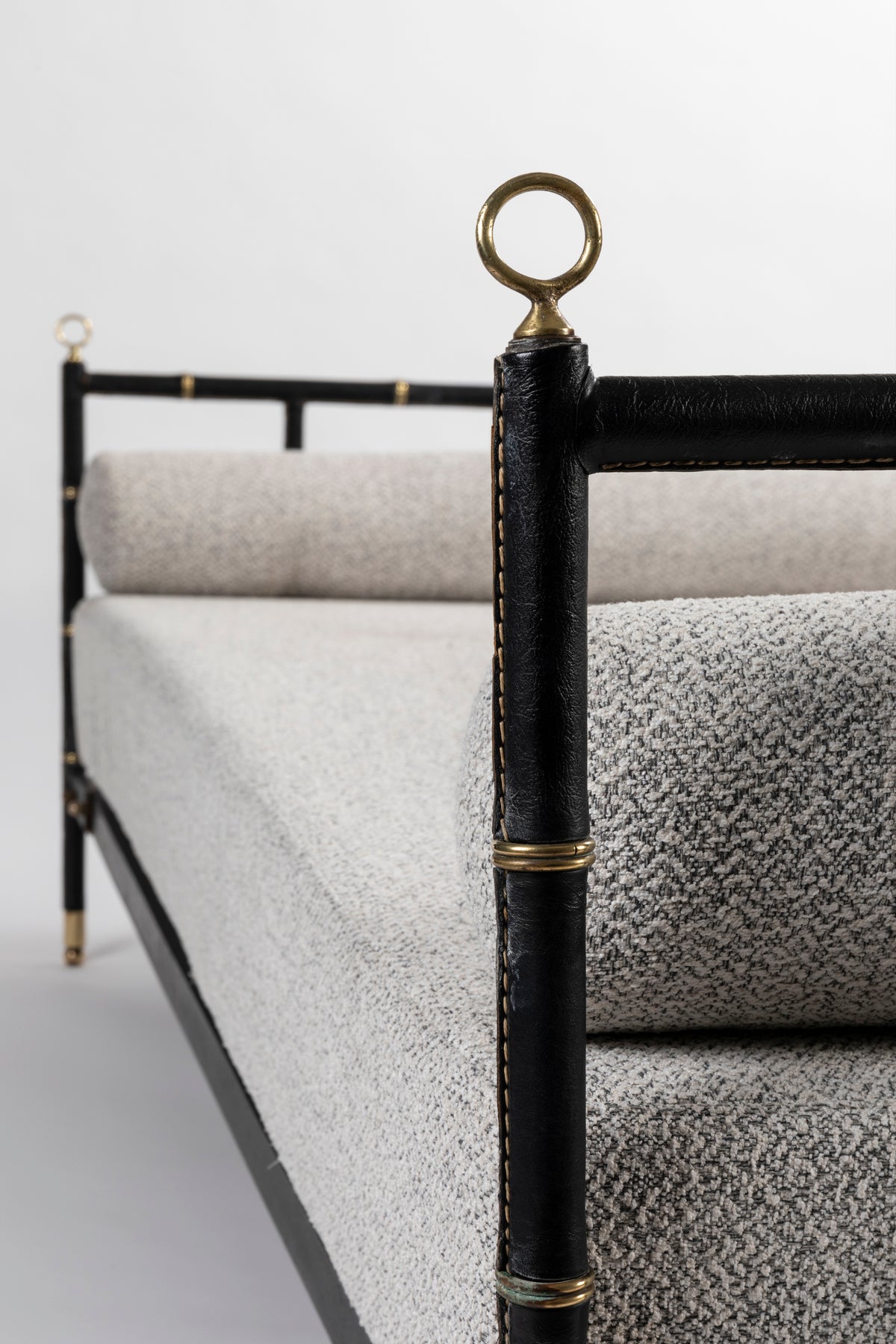 Jacques Adnet – Daybed à bagues – vue 5