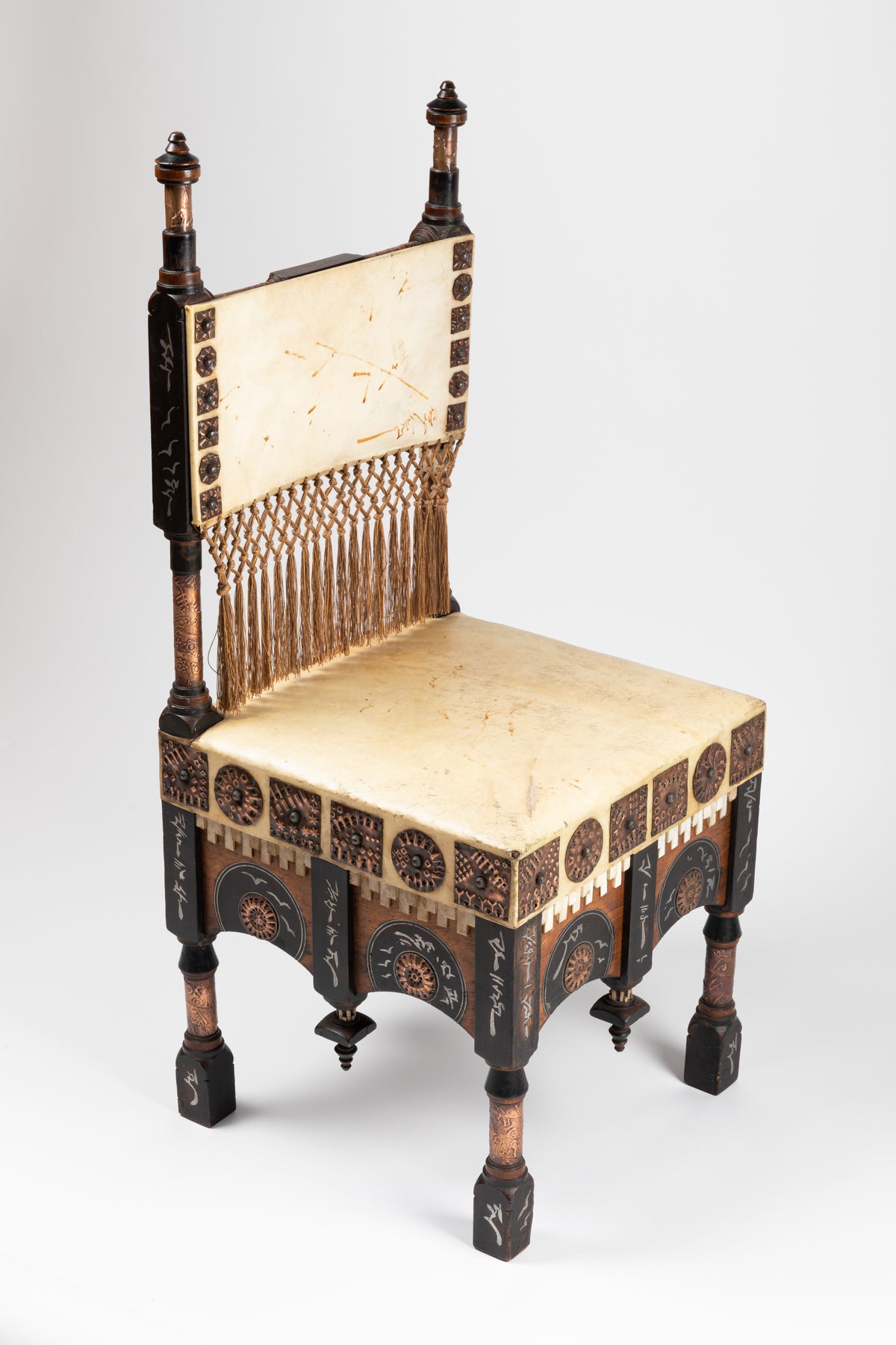 Carlo Bugatti – Chaise – vue 4