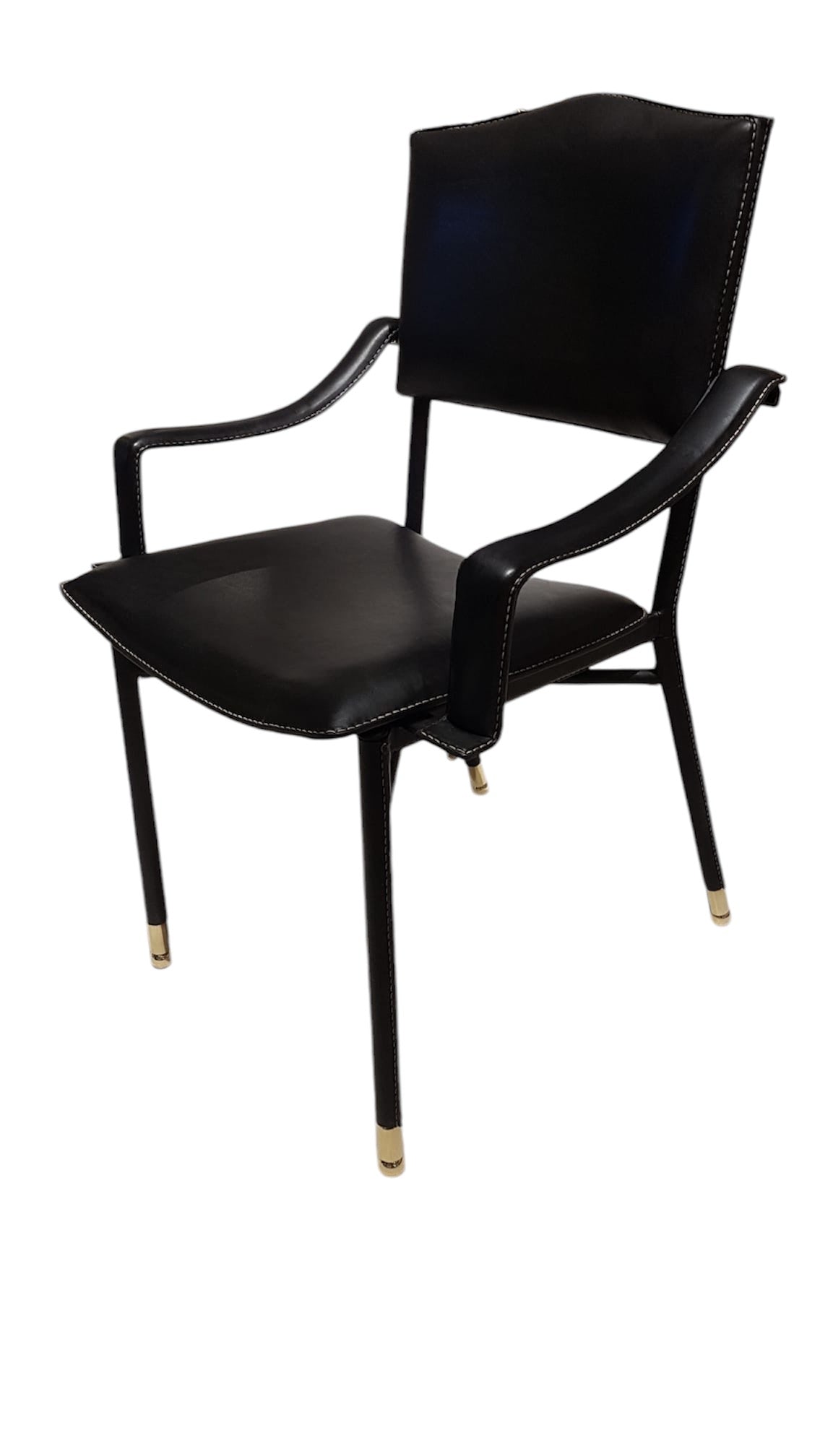 Jacques Adnet – Paire de fauteuils en métal et cuir – vue 3