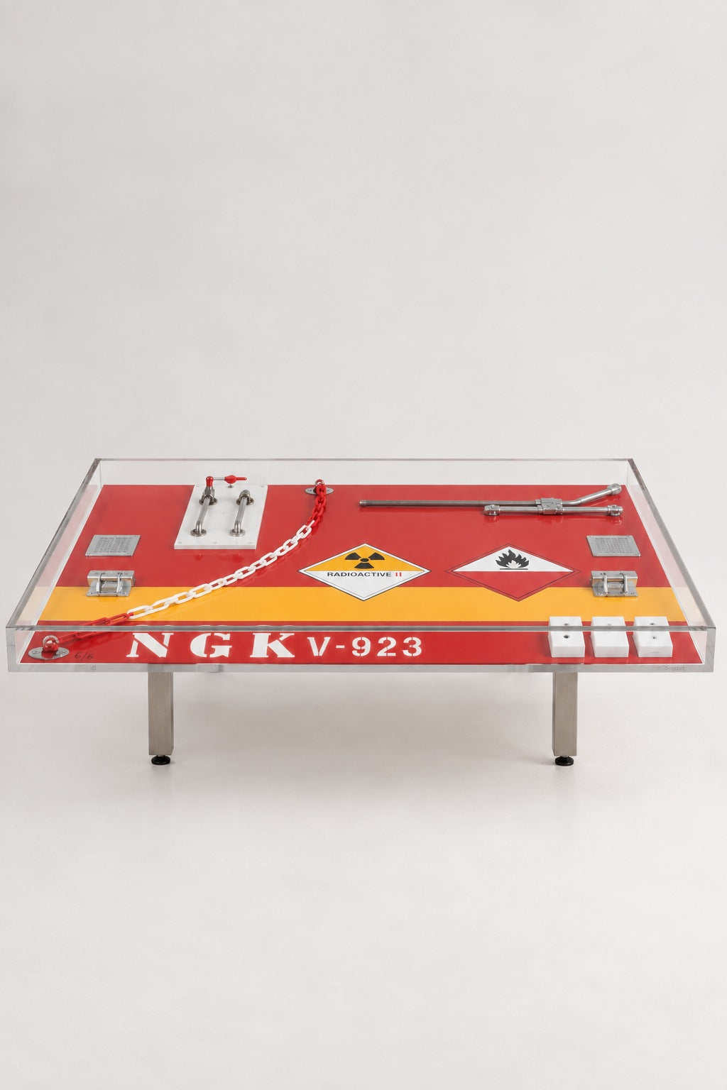 Peter Klasen - Table NGK