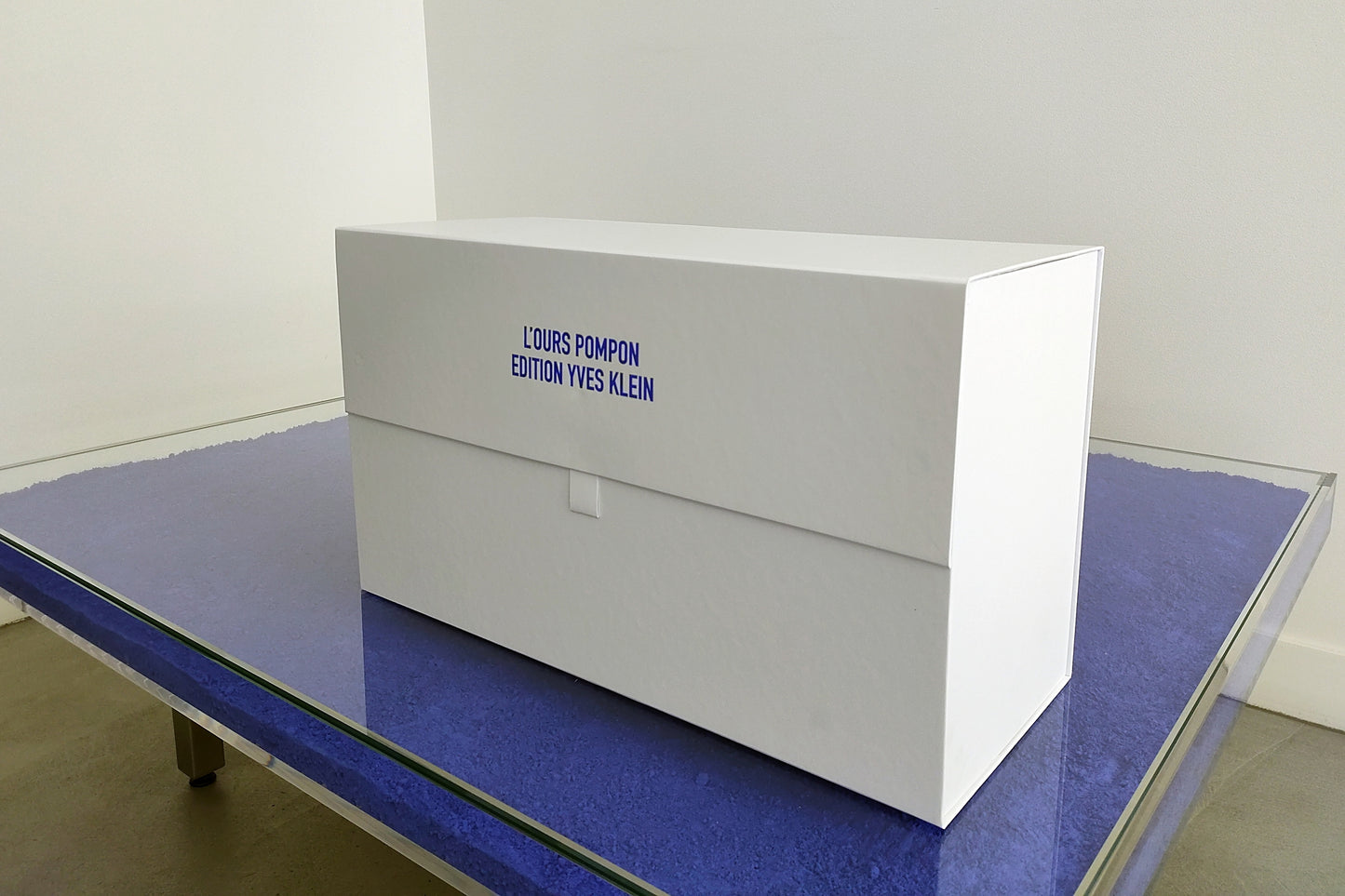 Yves Klein x François Pompon - L'ours Pompon