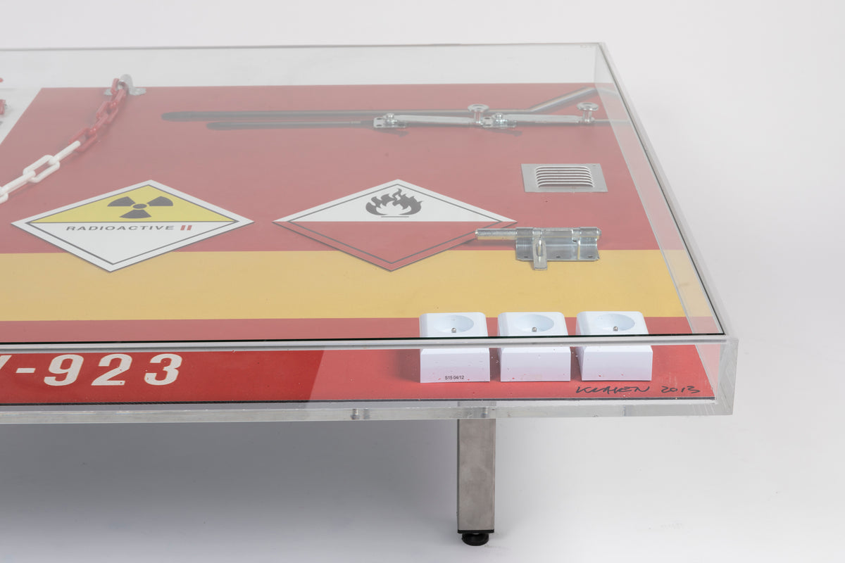 Peter Klasen - Table NGK