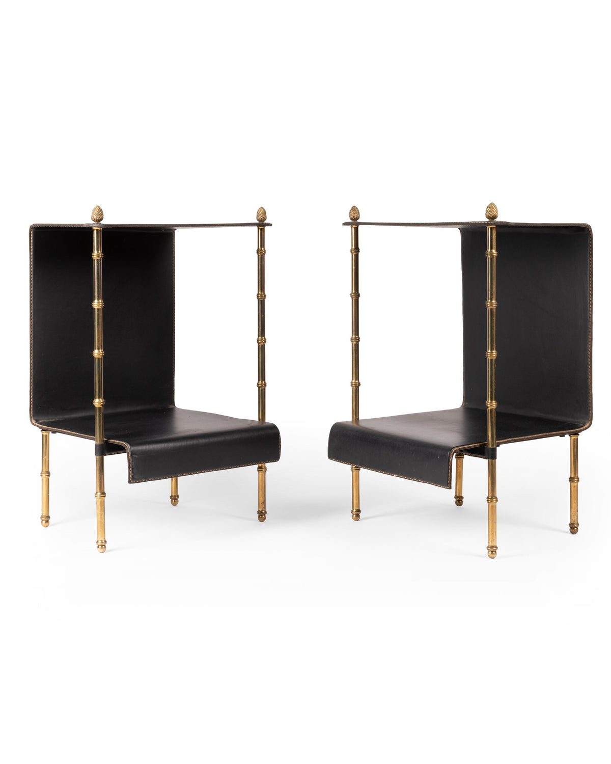 Jacques Adnet – Paire de tables – vue d'ensemble