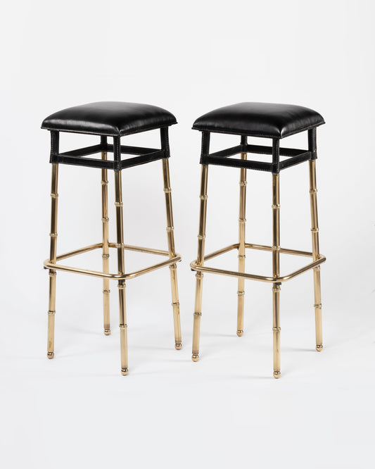 Jacques Adnet – Paire de tabourets de bar – vue d'ensemble